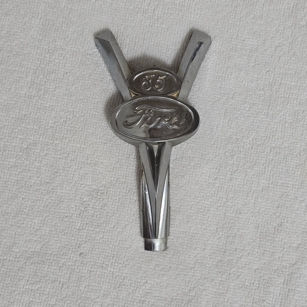 1937 Ford Trucks V8 Hood Grill Ornament OEM 4558 Chrome Diecast Ford 85 READ